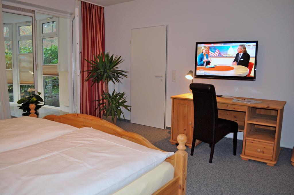 Hellmanns Hotel Bremers Bauerndiele Wiefelstede Стая снимка
