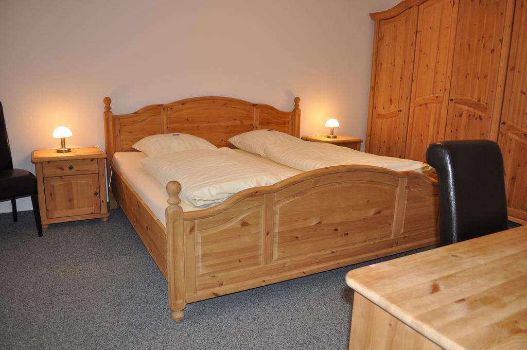 Hellmanns Hotel Bremers Bauerndiele Wiefelstede Екстериор снимка