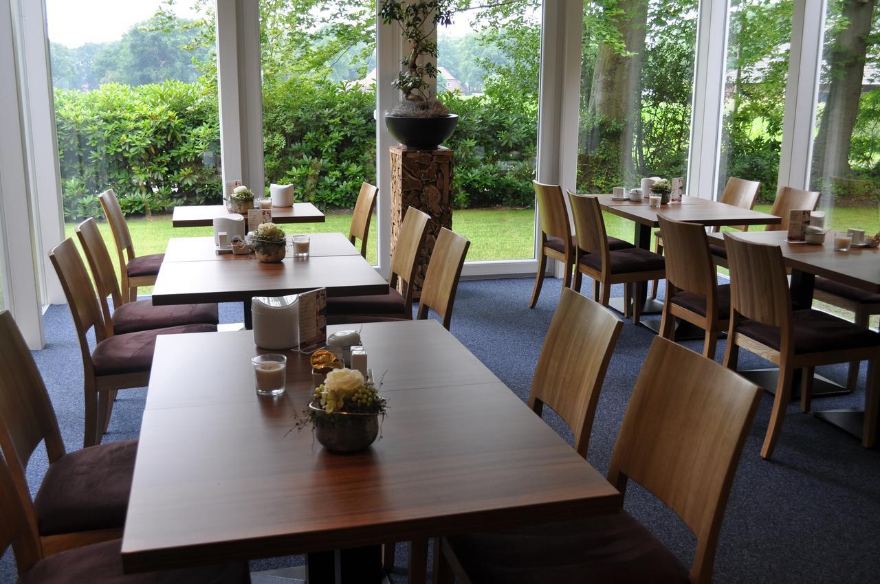 Hellmanns Hotel Bremers Bauerndiele Wiefelstede Екстериор снимка