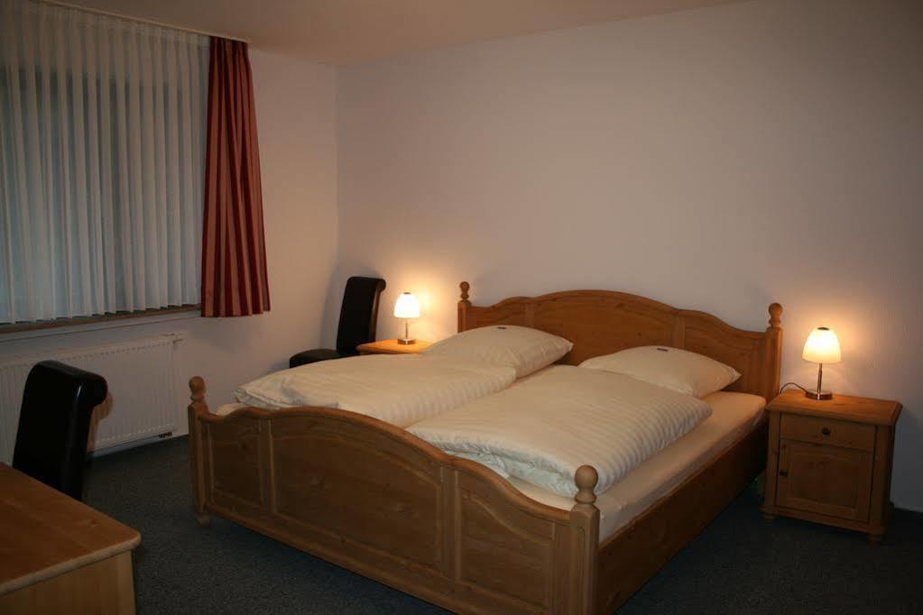Hellmanns Hotel Bremers Bauerndiele Wiefelstede Екстериор снимка