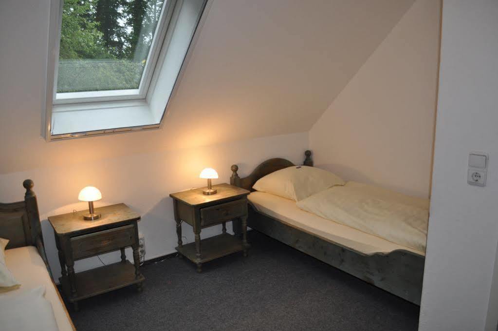 Hellmanns Hotel Bremers Bauerndiele Wiefelstede Екстериор снимка
