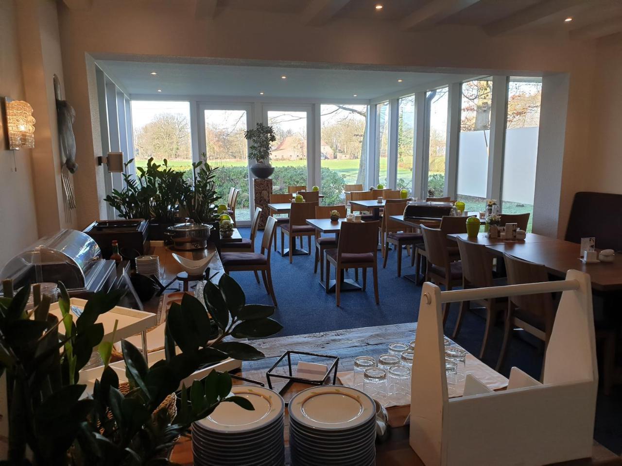 Hellmanns Hotel Bremers Bauerndiele Wiefelstede Екстериор снимка