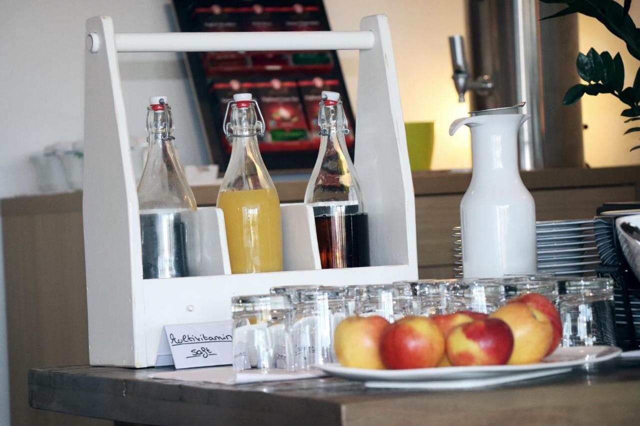 Hellmanns Hotel Bremers Bauerndiele Wiefelstede Екстериор снимка