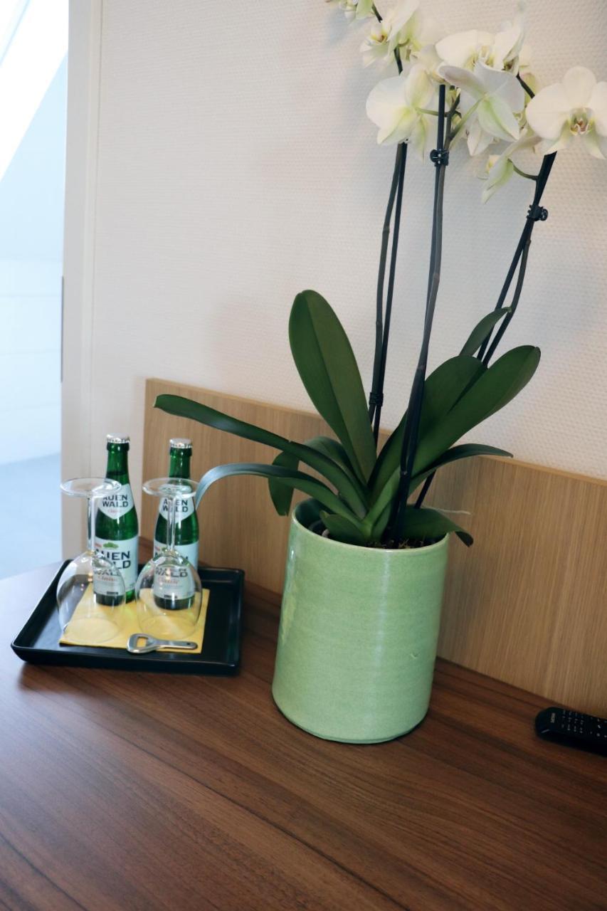 Hellmanns Hotel Bremers Bauerndiele Wiefelstede Екстериор снимка