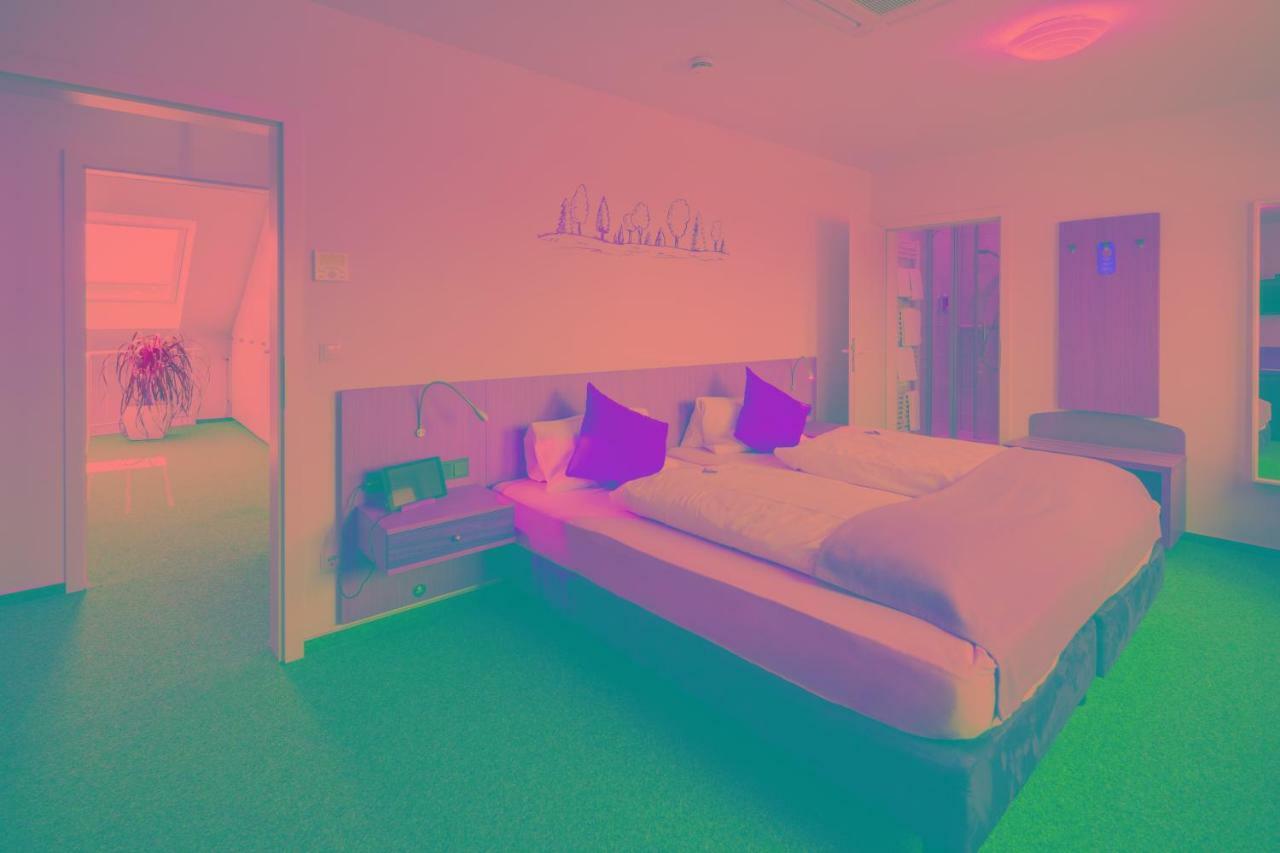 Hellmanns Hotel Bremers Bauerndiele Wiefelstede Екстериор снимка