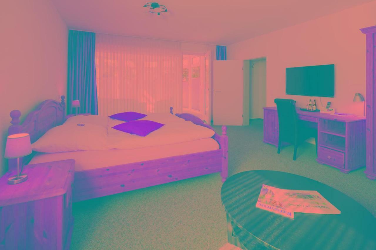 Hellmanns Hotel Bremers Bauerndiele Wiefelstede Екстериор снимка