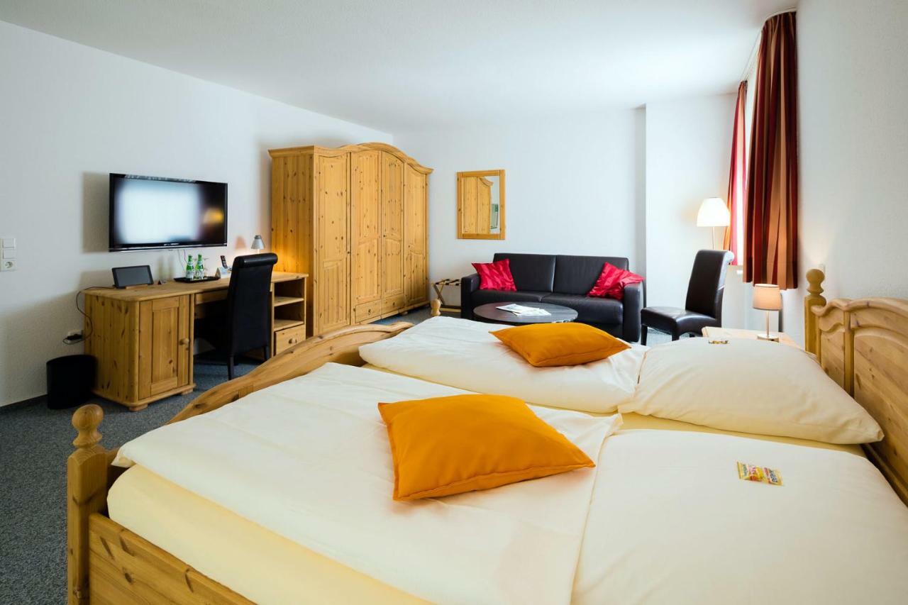 Hellmanns Hotel Bremers Bauerndiele Wiefelstede Екстериор снимка